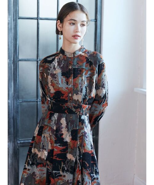 MURUA(ムルーア)の「マキシパターンワンピース(ワンピース・レディース・ブラウン/カーキ・FREE)」の6枚目の写真