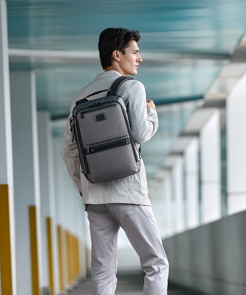 ALPHA BRAVO 「ダイナミック」バックパック（A4/PC15インチまで対応