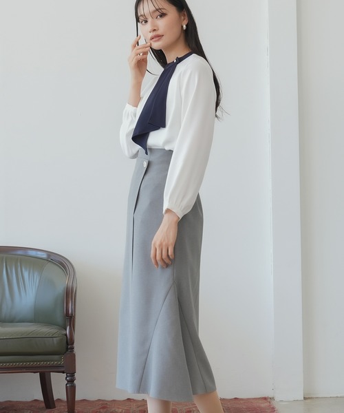 TRUDEA(トルディア)の「マルチファンクションアシメボウタイブラウス(シャツ/ブラウス・レディース・グレイッシュベージュ/ピンクベージュ/ホワイト/ホワイト×ネイビー/ネイビー・MEDIUM/LARGE/SMALL)」の10枚目の写真