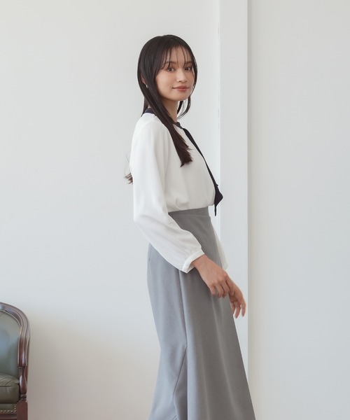 TRUDEA(トルディア)の「マルチファンクションアシメボウタイブラウス(シャツ/ブラウス・レディース・グレイッシュベージュ/ピンクベージュ/ホワイト/ホワイト×ネイビー/ネイビー・MEDIUM/LARGE/SMALL)」の11枚目の写真