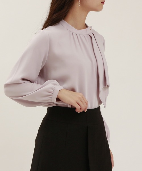 TRUDEA(トルディア)の「マルチファンクションアシメボウタイブラウス(シャツ/ブラウス・レディース・グレイッシュベージュ/ピンクベージュ/ホワイト/ホワイト×ネイビー/ネイビー・MEDIUM/LARGE/SMALL)」の22枚目の写真