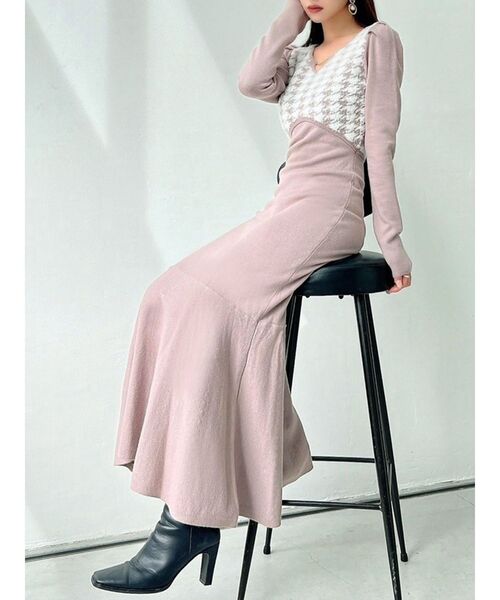 RESEXXY(リゼクシー)の「ハウンドトゥースマーメイドニットワンピース(ワンピース・レディース・ベージュ/ワイン/ブラック/ブルー・FREE)」の3枚目の写真