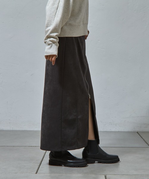 COLONY 2139（コロニートゥーワンスリーナイン）の「-3㎏見え！スエードポンチWジップタイトスカート（スカート・レディース・グレー/ブラック/アイボリー・FREE）」の13枚目の写真