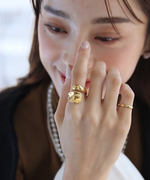 abaskdesign(アバスクデザイン)の「金属アレルギー対応 選べる デザイン ニュアンスラインリング(リング・レディース・ゴールド系その他/ゴールド系その他2/ゴールド系その他3/ゴールド・11号/16号/14号/13号/18号)」の5枚目の写真