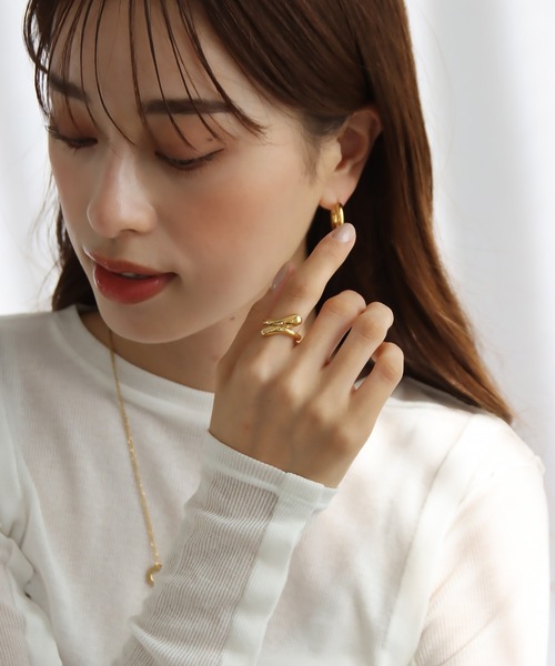 abaskdesign(アバスクデザイン)の「金属アレルギー対応 選べる デザイン ニュアンスラインリング(リング・レディース・ゴールド系その他/ゴールド系その他2/ゴールド系その他3/ゴールド・11号/16号/14号/13号/18号)」の11枚目の写真