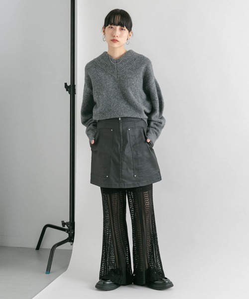 KBF(ケイビーエフ)の「Vネックフォルムニット(ニット/セーター・レディース・ブルー系その他/ダークグレー/レッド・ONE)」の9枚目の写真