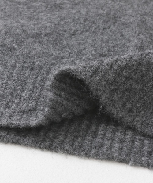 KBF(ケイビーエフ)の「Vネックフォルムニット(ニット/セーター・レディース・ブルー系その他/ダークグレー/レッド・ONE)」の14枚目の写真