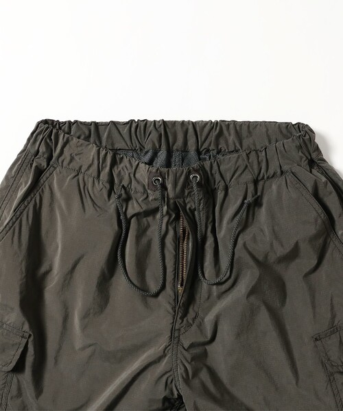 BEAMS PLUS(ビームスプラス)の「sage de cret / 別注 2Way Mil Cargo Short(その他パンツ・メンズ・オレンジ/サックスブルー/オフホワイト/オリーブ/ブラック・S/XL/L/M)」の18枚目の写真