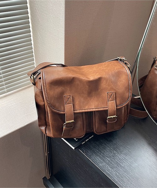 LA VORAGINE(ラ ヴォラジネ)の「外ポケットスクエアショルダーバッグ(ショルダーバッグ・レディース・ブラウン/ブラック/ダークブラウン/ワイン・FREE)」の20枚目の写真