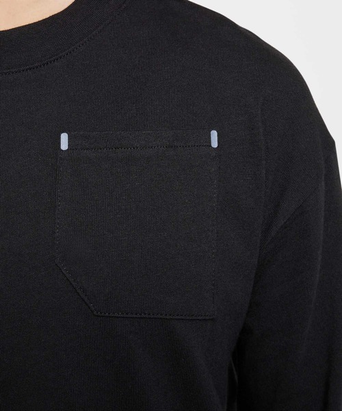 NIKE（ナイキ）の「ナイキ スポーツウェア シティ ユーティリティ ジュニア ロングスリーブ トップ / Nike Sportswear City Utility Big Kids' Long-Sleeve Top HF4205-010 Black（Tシャツ/カットソー・キッズ・ブラック・130/140/150/160/170）」の6枚目の写真