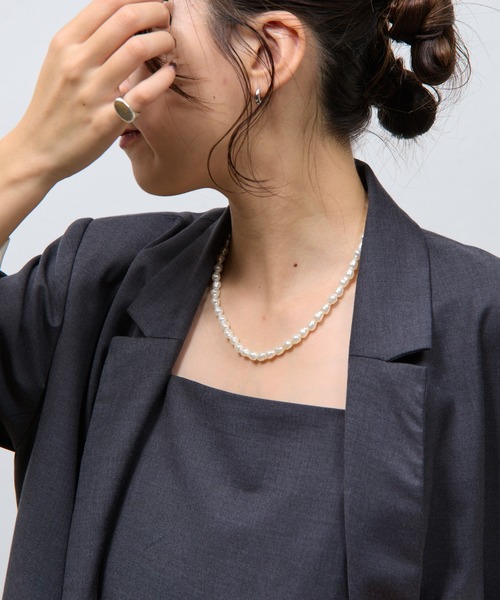 COLONY 2139（コロニートゥーワンスリーナイン）の「バロックパールマンテルネックレス（ネックレス・レディース・シルバー・FREE）」の4枚目の写真