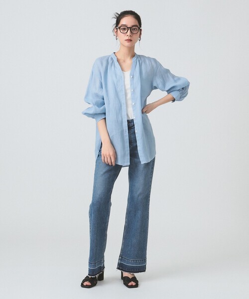 Ray BEAMS（レイビームス）の「RED CARD TOKYO / Peace ルーズフレア デニムパンツ（デニムパンツ・レディース・ブルー・23/22/25/24）」の4枚目の写真