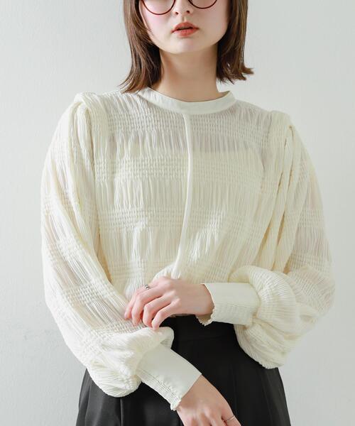 SENSE OF PLACE by URBAN RESEARCH（センスオブプレイスバイアーバンリサーチ）の「ショルダータックシャーリングトップ（シャツ/ブラウス・レディース・ブラウン/チャコールグレー/オフホワイト・ONE）」の2枚目の写真