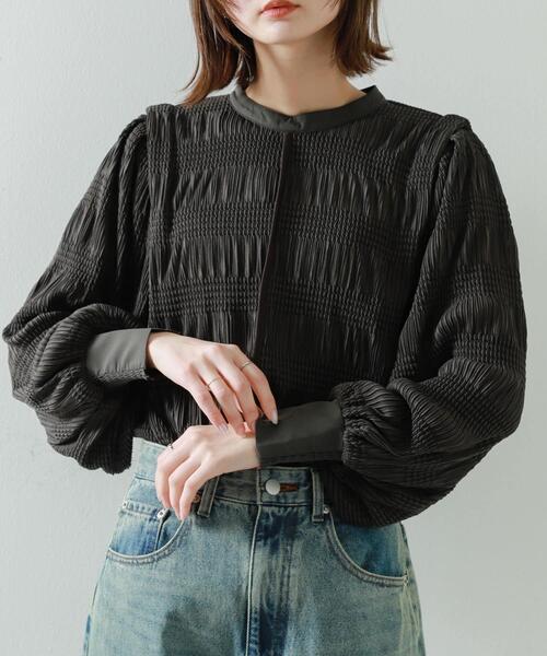 SENSE OF PLACE by URBAN RESEARCH（センスオブプレイスバイアーバンリサーチ）の「ショルダータックシャーリングトップ（シャツ/ブラウス・レディース・ブラウン/チャコールグレー/オフホワイト・ONE）」の3枚目の写真