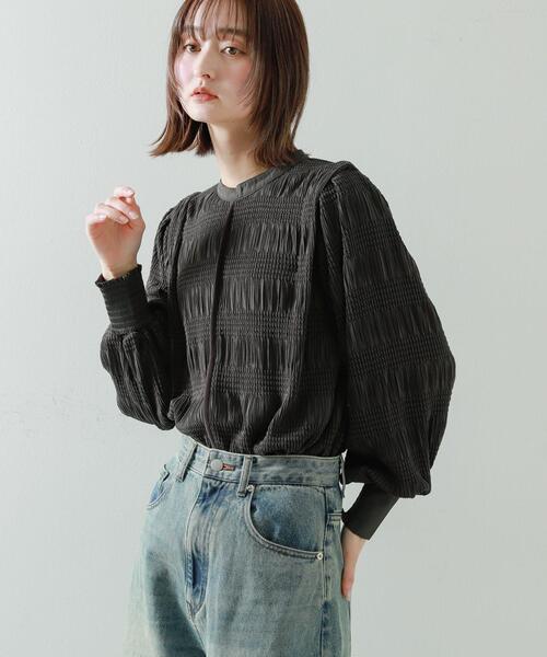 SENSE OF PLACE by URBAN RESEARCH（センスオブプレイスバイアーバンリサーチ）の「ショルダータックシャーリングトップ（シャツ/ブラウス・レディース・ブラウン/チャコールグレー/オフホワイト・ONE）」の4枚目の写真