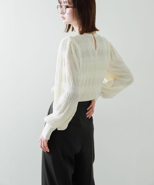 SENSE OF PLACE by URBAN RESEARCH（センスオブプレイスバイアーバンリサーチ）の「ショルダータックシャーリングトップ（シャツ/ブラウス・レディース・ブラウン/チャコールグレー/オフホワイト・ONE）」の14枚目の写真