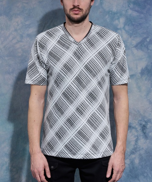 HIDEAWAYS NICOLE（ハイダウェイニコル）の「バイアスブリスターチェックJQVネック半袖プルオーバー（Tシャツ/カットソー・メンズ・ホワイト×ピンク/ブラック×ホワイト/ホワイト×グレー/ホワイト×ブラック/ホワイト×ブルー・LARGE/MEDIUM/X-LARGE）」の11枚目の写真