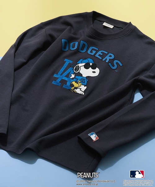 MLB（メジャーリーグベースボール）の「【MLB ×PEANUTS】オリジナルデザイン TCダンボール Tトレーナー  ドジャース カブス ヤンキース ドロップショルダー ビッグシルエット ユニセックス（スウェット・メンズ・グレー系その他3/ブルー系その他2/ベージュ系その他2/ホワイト系その他3/ホワイト系その他/ベージュ系その他/グレー系その他・MEDIUM/LARGE/X-LARGE）」の4枚目の写真