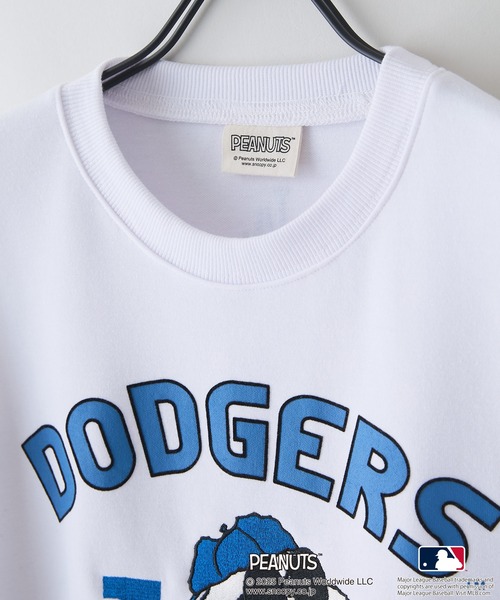 MLB（メジャーリーグベースボール）の「【MLB ×PEANUTS】オリジナルデザイン TCダンボール Tトレーナー  ドジャース カブス ヤンキース ドロップショルダー ビッグシルエット ユニセックス（スウェット・メンズ・グレー系その他3/ブルー系その他2/ベージュ系その他2/ホワイト系その他3/ホワイト系その他/ベージュ系その他/グレー系その他・MEDIUM/LARGE/X-LARGE）」の13枚目の写真