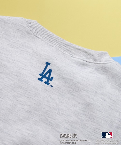 MLB（メジャーリーグベースボール）の「【MLB ×PEANUTS】オリジナルデザイン TCダンボール Tトレーナー  ドジャース カブス ヤンキース ドロップショルダー ビッグシルエット ユニセックス（スウェット・メンズ・グレー系その他3/ブルー系その他2/ベージュ系その他2/ホワイト系その他3/ホワイト系その他/ベージュ系その他/グレー系その他・MEDIUM/LARGE/X-LARGE）」の8枚目の写真