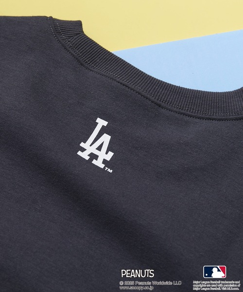 MLB（メジャーリーグベースボール）の「【MLB ×PEANUTS】オリジナルデザイン TCダンボール Tトレーナー  ドジャース カブス ヤンキース ドロップショルダー ビッグシルエット ユニセックス（スウェット・メンズ・グレー系その他3/ブルー系その他2/ベージュ系その他2/ホワイト系その他3/ホワイト系その他/ベージュ系その他/グレー系その他・MEDIUM/LARGE/X-LARGE）」の19枚目の写真