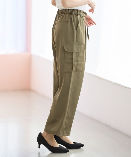 Honeys(ハニーズ)の「きれいめカーゴパンツ(カーゴパンツ・レディース・モカ/スミクロ/カーキ/グレイッシュベージュ・3L/S/M/LL/L)」の11枚目の写真