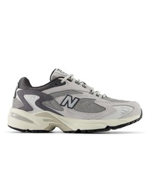 725」に該当するNew Balance｜ニューバランスのスニーカー通販