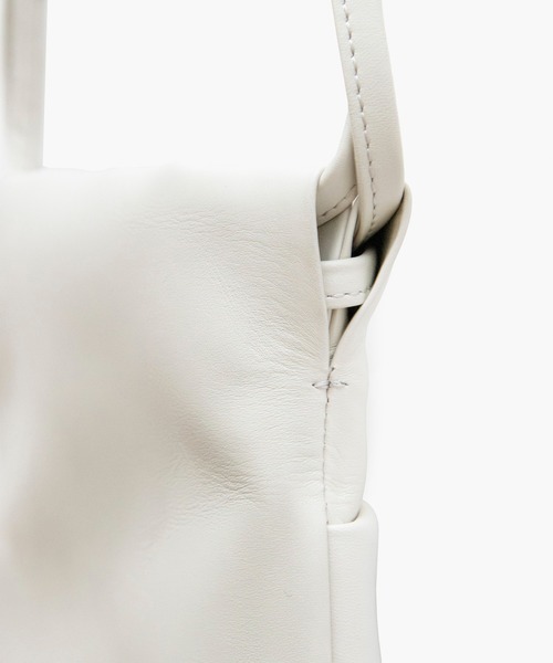 COSMIC WONDER(コズミックワンダー)の「Light leather drawstring bag(ショルダーバッグ・レディース・ライトグレー/ブラック/ピンク・FREE)」の9枚目の写真