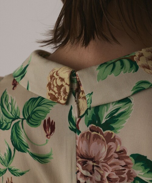 GRACE CONTINENTAL(グレースコンチネンタル)の「アンティークフラワープリントワンピース(ワンピース・レディース・ベージュ/ブラック・36/38)」の19枚目の写真