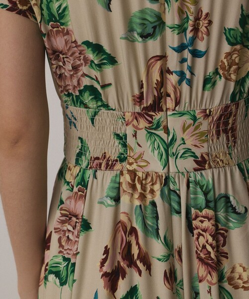 GRACE CONTINENTAL(グレースコンチネンタル)の「アンティークフラワープリントワンピース(ワンピース・レディース・ベージュ/ブラック・36/38)」の20枚目の写真