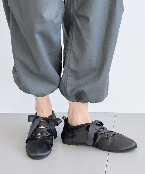 Mazell（マゼル）の「Mazell / サテンライトスニーカー（スニーカー・レディース・ブラック・LL/S/M/L）」の7枚目の写真