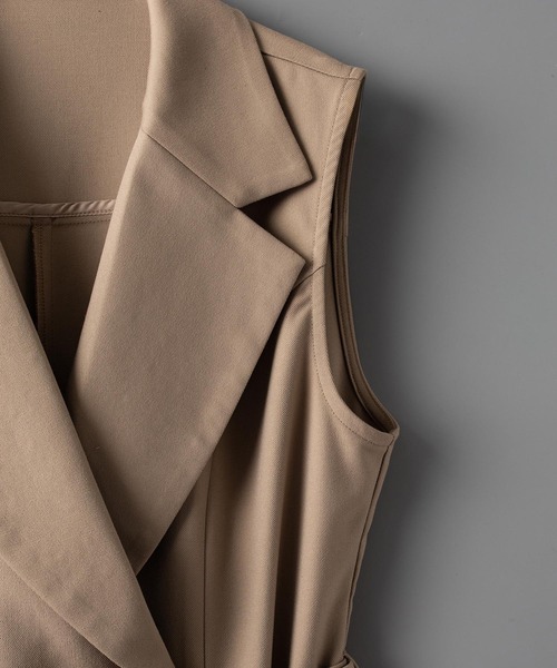 SAISON DE PAPILLON（セゾンドパピヨン）の「【高評価】ノースリーブマーメイドトレンチ風ワンピース（ワンピース・レディース・ブラック/ダークベージュ・L/M/S）」の10枚目の写真