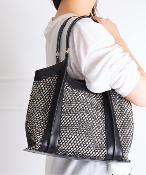 artemis by DIANA(アルテミスバイダイアナ)の「2WAY ラフィア風素材ショルダーストラップ付きハンドバッグ(ハンドバッグ・レディース・ブラック/ベージュ/ホワイト・FREE)」の5枚目の写真