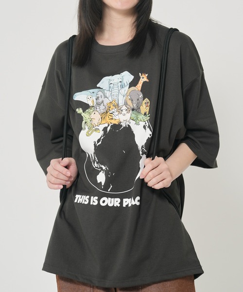 CORISCO(コリスコ)の「アニマル地球柄Tシャツ(M1)(Tシャツ/カットソー・メンズ・チャコールグレー/ブラック/ホワイト/オートミール・X-LARGE/LARGE/MEDIUM)」の1枚目の写真