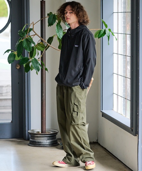 ragged mountain(ラギットマウンテン)の「【RAGGED MOUNTAIN/ラギットマウンテン】BERLIN/バーリン 撥水 UVカット ポケッタブルパーカー ユニセックス オーバーサイズ キャンプ フェス 通勤 通学 華奢見え(マウンテンパーカー・メンズ・ブラック/チャコールグレー/カーキ/ネイビー・X-LARGE/LARGE/MEDIUM)」の10枚目の写真