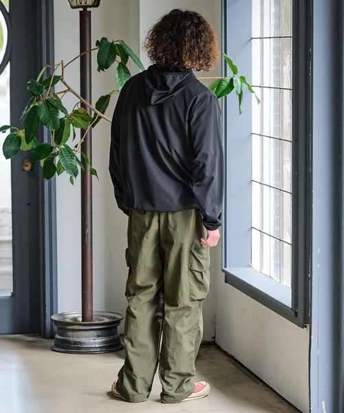 ragged mountain(ラギットマウンテン)の「【RAGGED MOUNTAIN/ラギットマウンテン】BERLIN/バーリン 撥水 UVカット ポケッタブルパーカー ユニセックス オーバーサイズ キャンプ フェス 通勤 通学 華奢見え(マウンテンパーカー・メンズ・ブラック/チャコールグレー/カーキ/ネイビー・X-LARGE/LARGE/MEDIUM)」の21枚目の写真