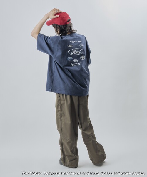 PUBLUX(パブリュクス)の「PUBLUX/パブリュクス 別注 Ford バックロゴ刺繍プリントTシャツ(限定展開)(UNISEX)(Tシャツ/カットソー・メンズ・ホワイト/ピンク/ネイビー・SMALL/MEDIUM/LARGE)」の7枚目の写真