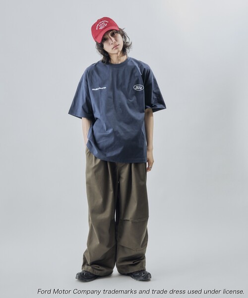 PUBLUX(パブリュクス)の「PUBLUX/パブリュクス 別注 Ford バックロゴ刺繍プリントTシャツ(限定展開)(UNISEX)(Tシャツ/カットソー・メンズ・ホワイト/ピンク/ネイビー・SMALL/MEDIUM/LARGE)」の8枚目の写真
