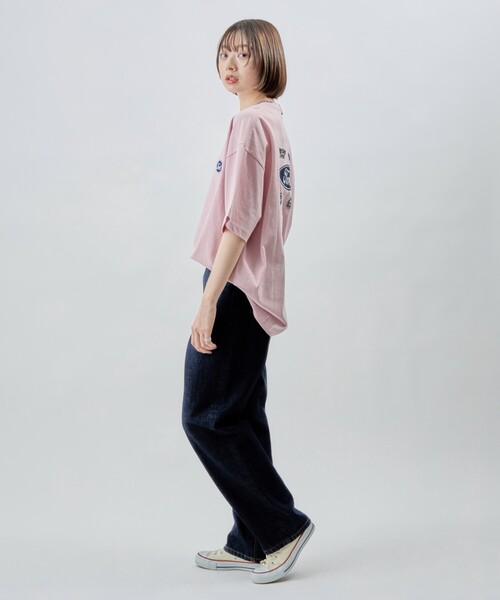 PUBLUX(パブリュクス)の「PUBLUX/パブリュクス 別注 Ford バックロゴ刺繍プリントTシャツ(限定展開)(UNISEX)(Tシャツ/カットソー・メンズ・ホワイト/ピンク/ネイビー・SMALL/MEDIUM/LARGE)」の10枚目の写真