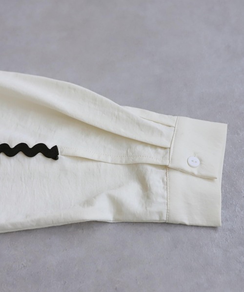antiqua（アンティカ）の「配色シャツ（シャツ/ブラウス・レディース・オフホワイト/ブラック・ONESIZE）」の4枚目の写真