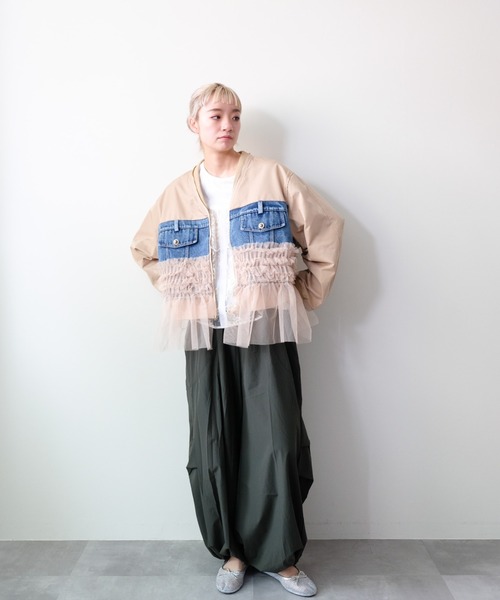 DOLLUPOOPS(ドールアップウップス)の「フロントティアードボタニカル刺繍トップス(シャツ/ブラウス・レディース・オフホワイト/ブラック・38)」の16枚目の写真