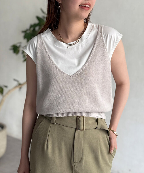 Chez toi(シェトワ)の「カット×ニットビスチェ(Tシャツ/カットソー・レディース・ブラック/ライトグレー/ベージュ・FREE)」の1枚目の写真