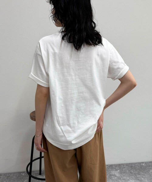 fredy emue（フレディエミュ）の「Amour PHOTO Tシャツ（Tシャツ/カットソー・レディース・チャコールグレー/ベージュ/オフホワイト・38）」の7枚目の写真