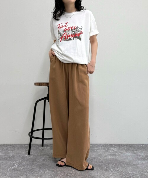 fredy emue（フレディエミュ）の「Amour PHOTO Tシャツ（Tシャツ/カットソー・レディース・チャコールグレー/ベージュ/オフホワイト・38）」の9枚目の写真