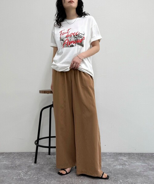 fredy emue（フレディエミュ）の「Amour PHOTO Tシャツ（Tシャツ/カットソー・レディース・チャコールグレー/ベージュ/オフホワイト・38）」の12枚目の写真