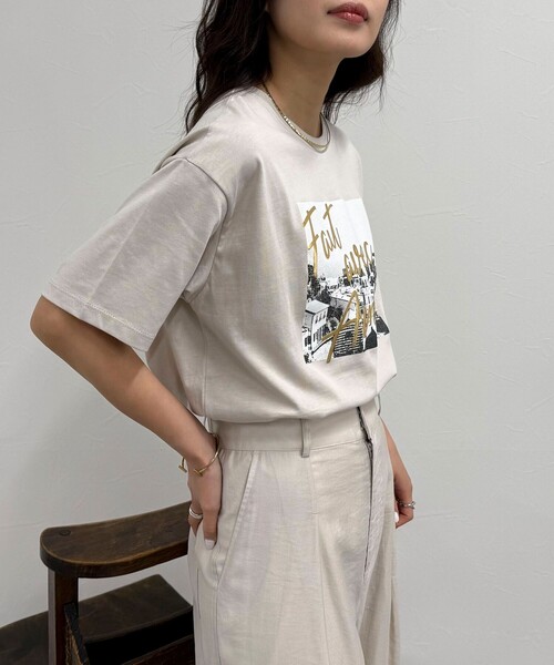 fredy emue（フレディエミュ）の「Amour PHOTO Tシャツ（Tシャツ/カットソー・レディース・チャコールグレー/ベージュ/オフホワイト・38）」の17枚目の写真