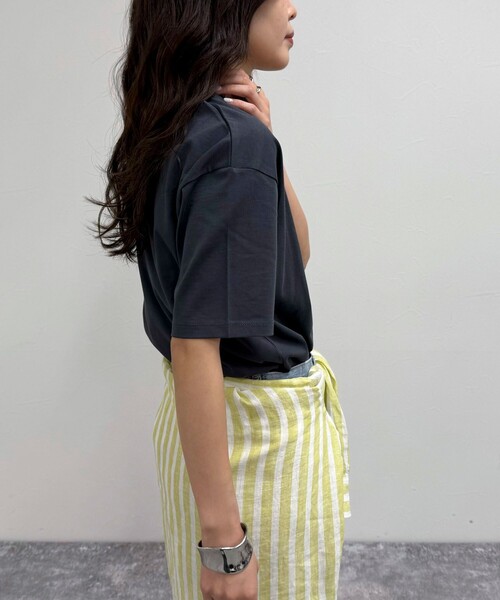 fredy emue（フレディエミュ）の「Amour PHOTO Tシャツ（Tシャツ/カットソー・レディース・チャコールグレー/ベージュ/オフホワイト・38）」の22枚目の写真