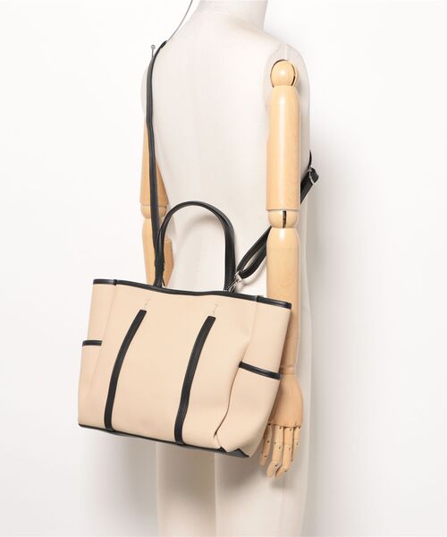 m.f.editorial（エムエフエディトリアル）の「【2WAY】配色キャンバス風 トートバッグ A4対応（トートバッグ・レディース・アイボリー/グレー・FREE）」の6枚目の写真