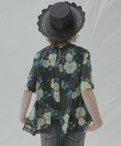 LE CIEL BLEU（ルシェルブルー）の「ヴィンテージフローラルケープレットトップ / Vintage Floral Capelet Top（シャツ/ブラウス・レディース・ブラック/オフホワイト・36）」の13枚目の写真