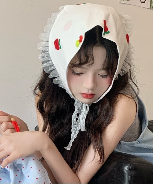 SHEPP(シープ)の「フルーツ刺繍バブーシュカ(その他ヘアアクセサリー・レディース・ホワイト・F)」の1枚目の写真